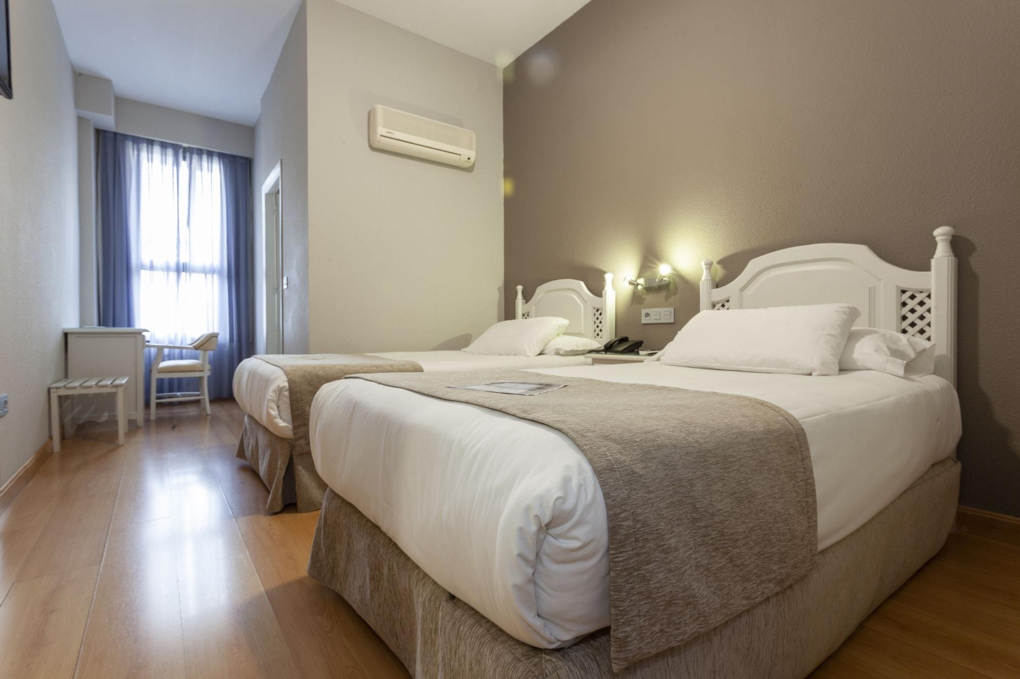 Aacr Hotel Monteolivos Sevilla Kültér fotó