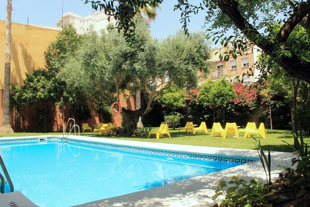 Aacr Hotel Monteolivos Sevilla Kültér fotó