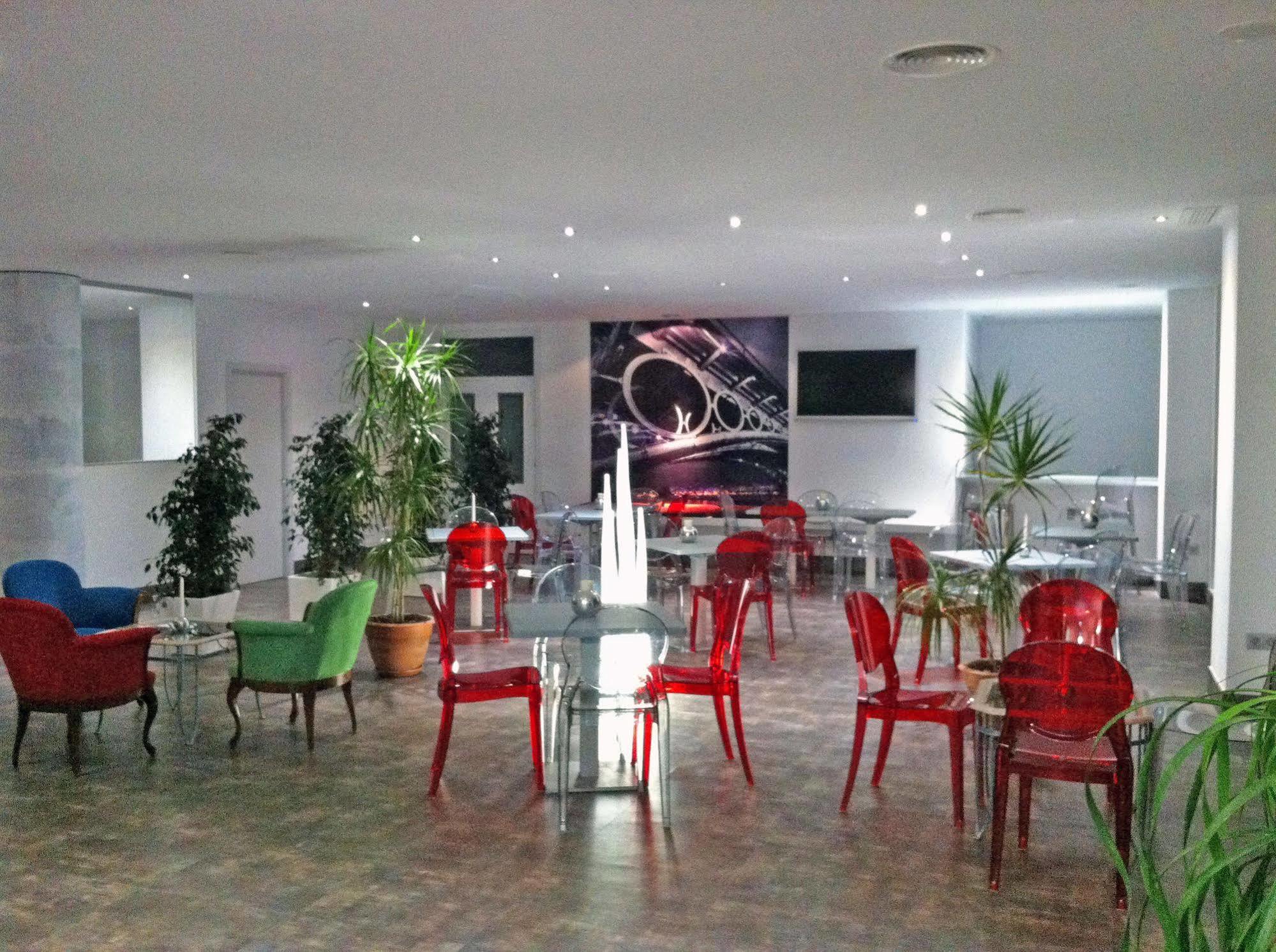 Aacr Hotel Monteolivos Sevilla Kültér fotó