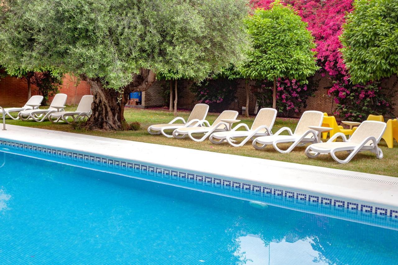 Aacr Hotel Monteolivos Sevilla Kültér fotó