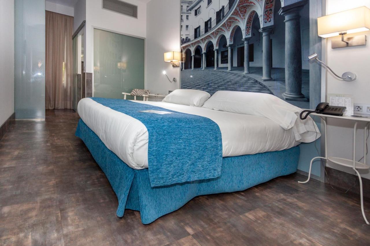 Aacr Hotel Monteolivos Sevilla Kültér fotó