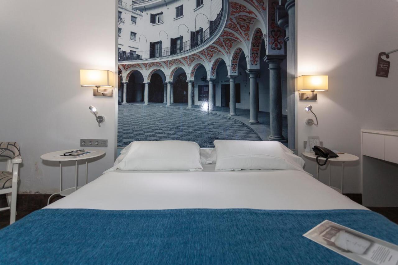 Aacr Hotel Monteolivos Sevilla Kültér fotó