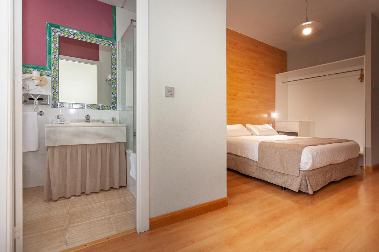 Aacr Hotel Monteolivos Sevilla Kültér fotó