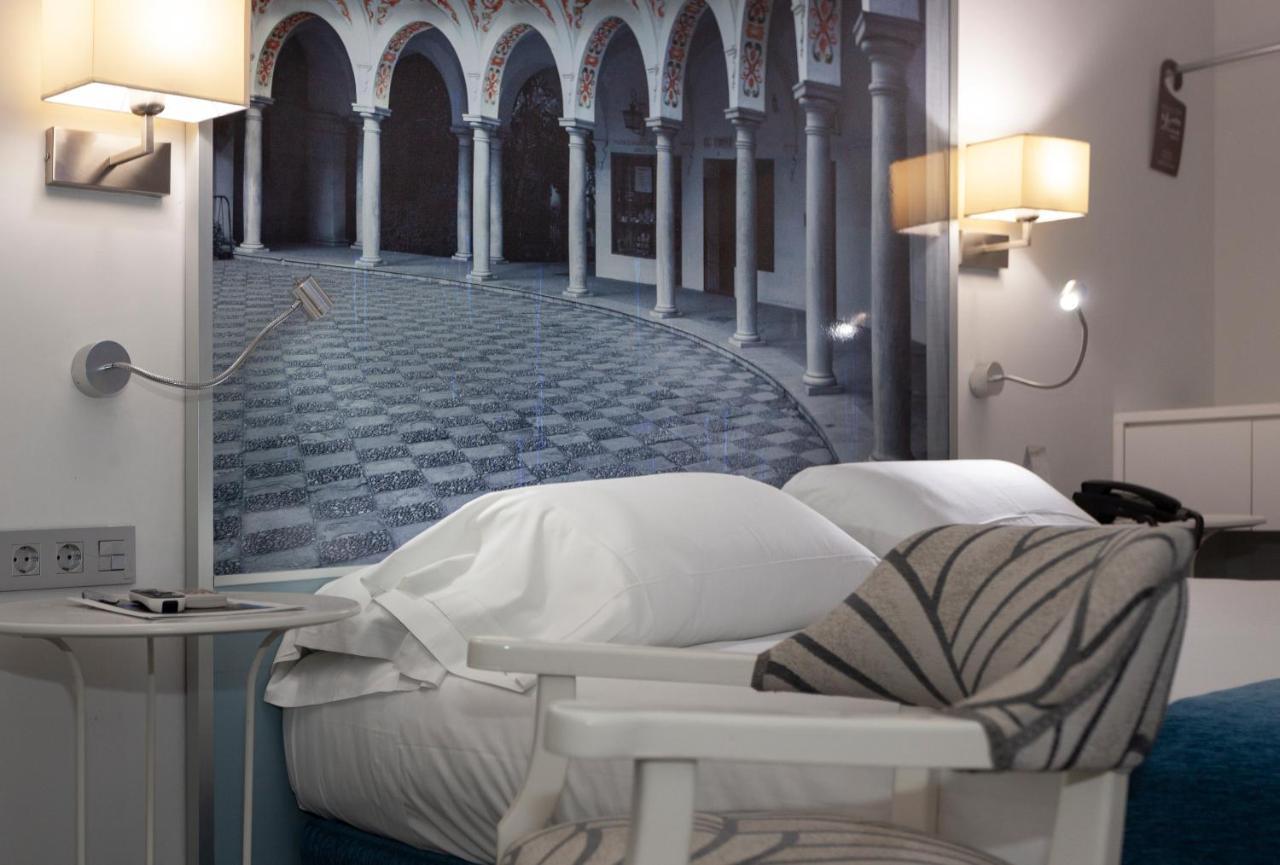 Aacr Hotel Monteolivos Sevilla Kültér fotó